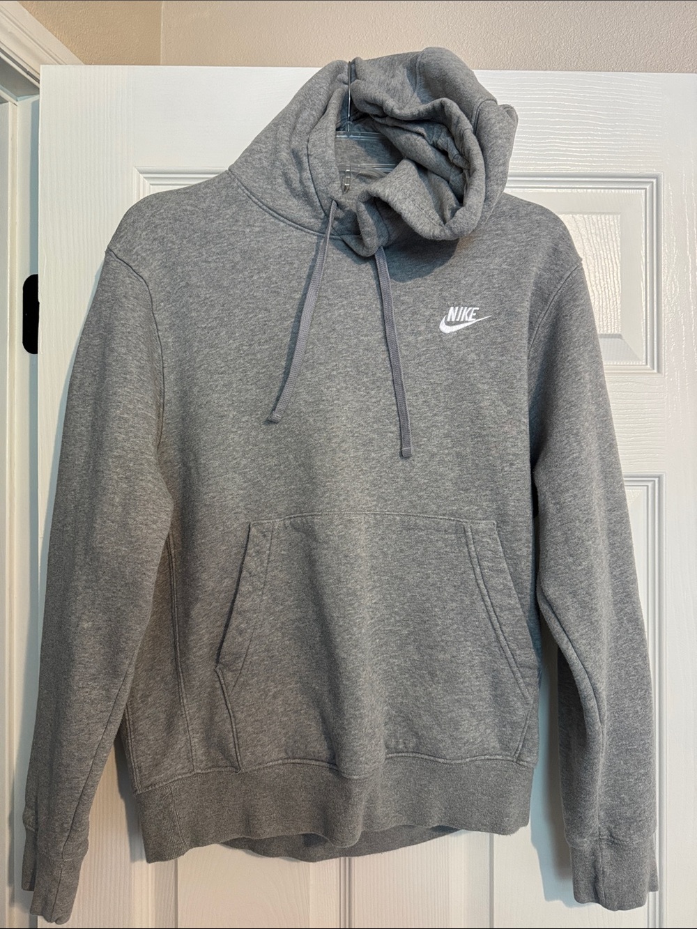 Nike Men’s Heather Gray Pullover Hoodie with White Swoosh
